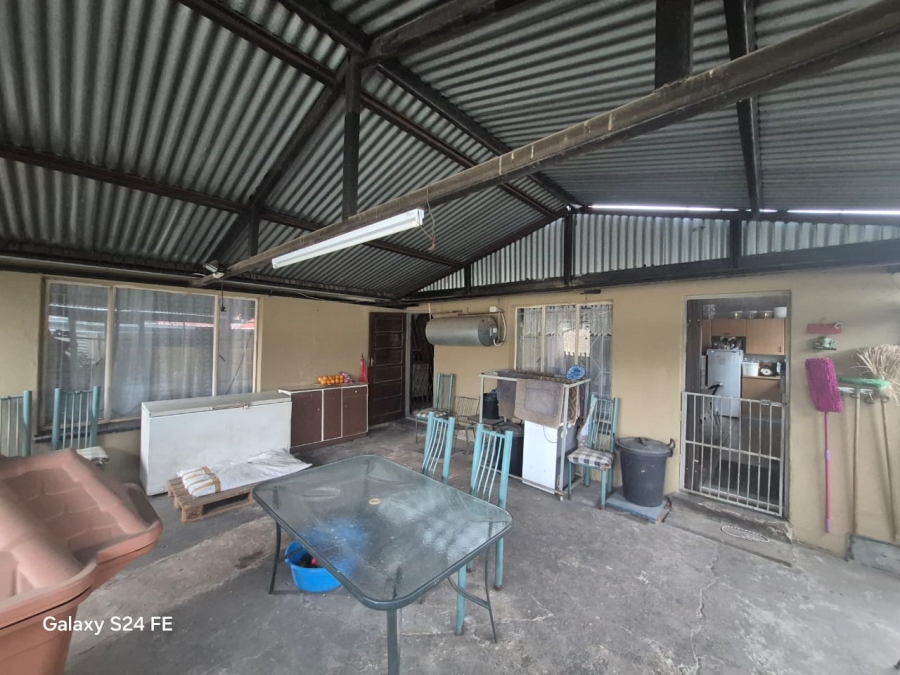 4 Bedroom Property for Sale in Oos Einde North West